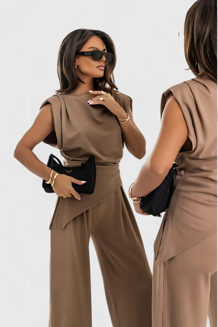 Sofia Set Asimmetrico con Spalle Drappeggiate
