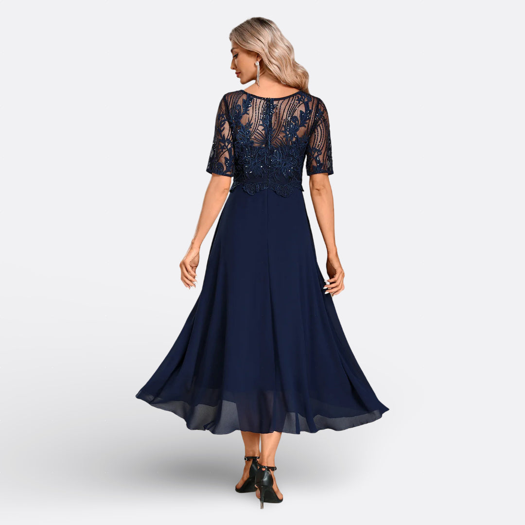 Mariana – Abito in Pizzo con Maniche Corte