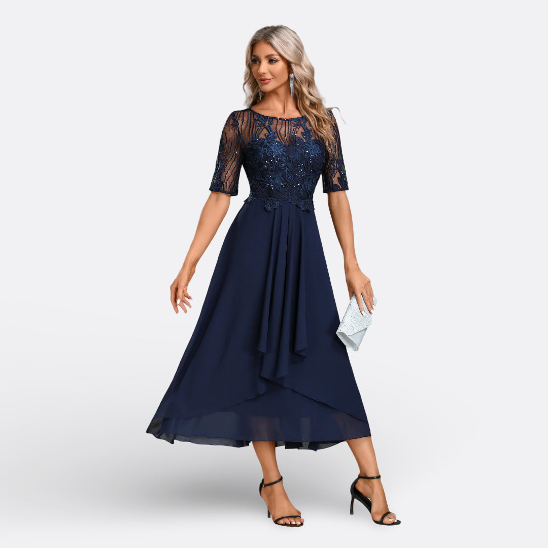 Mariana – Abito in Pizzo con Maniche Corte