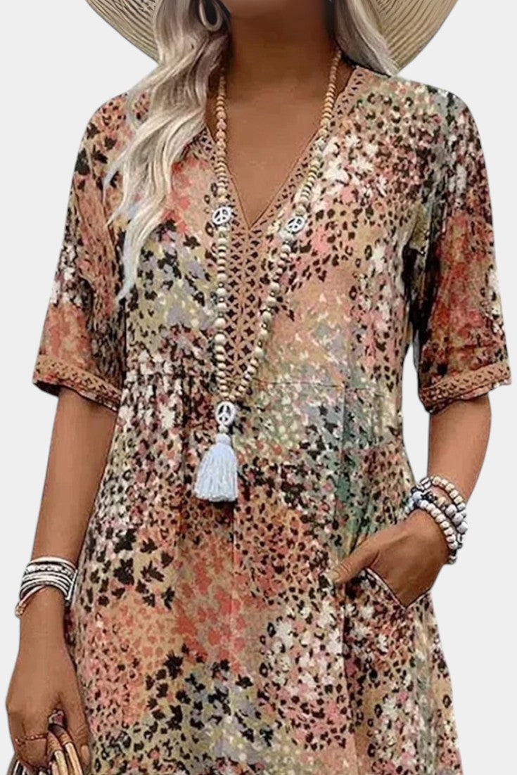 Abito Boho Perla con Motivo Floreale e Dettagli all'Uncinetto