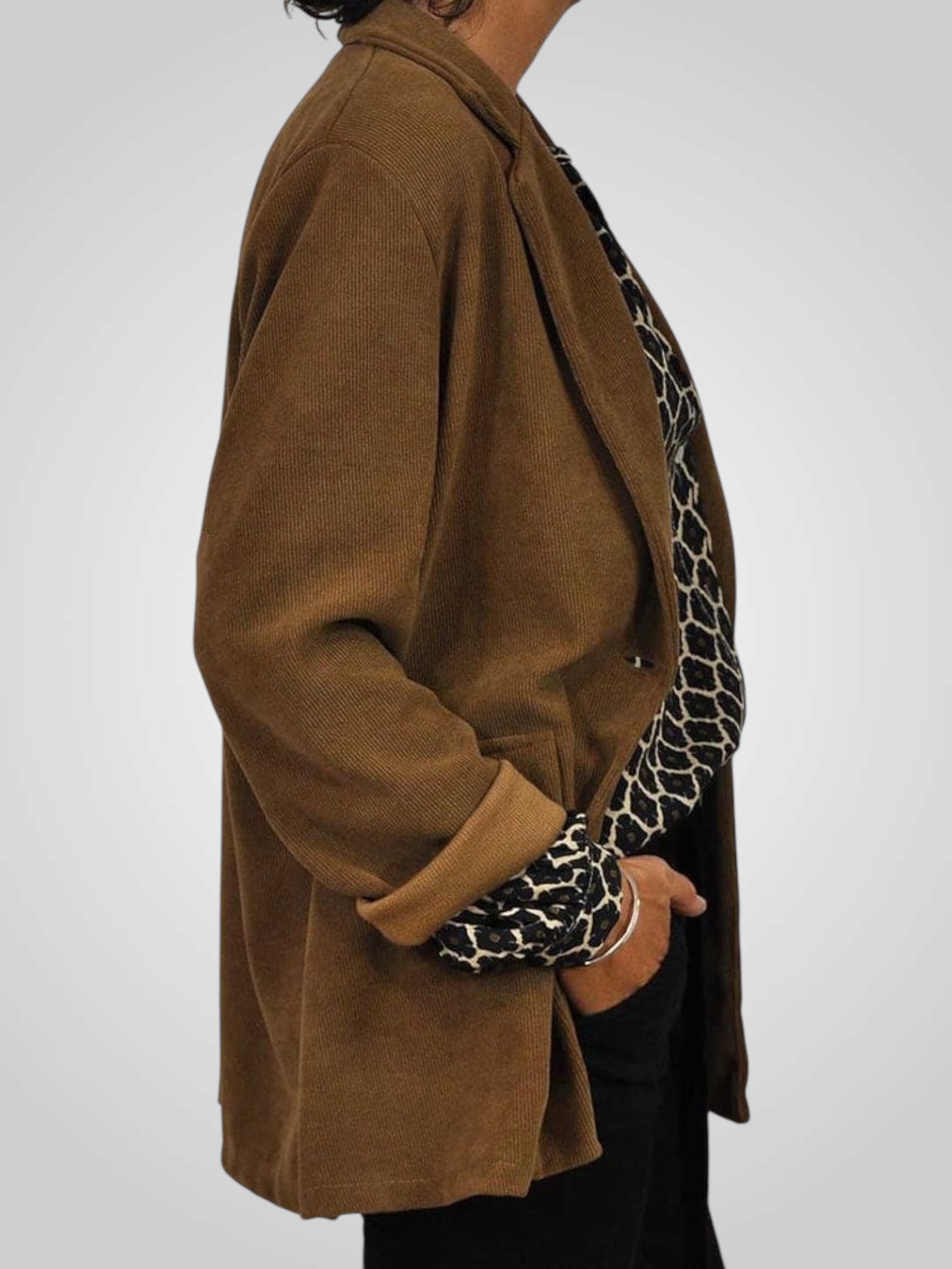 Nela | Elegante Blusa con Collo a V e Motivo Geometrico
