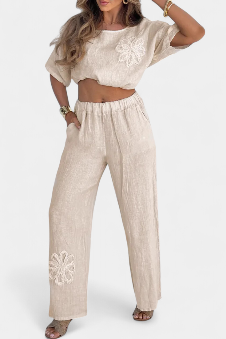 Natalia Set Relax con Ricamo in Lino dalla Silhouette Comoda