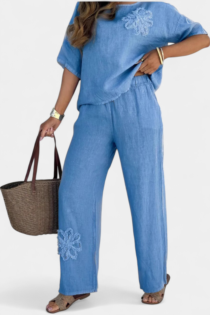 Natalia Set Relax con Ricamo in Lino dalla Silhouette Comoda