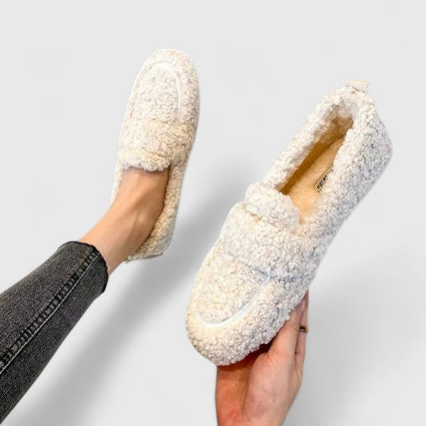 Scarpe slip-on calde con design elegante