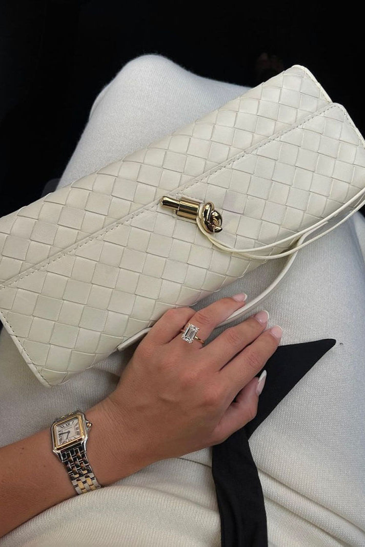 Melanie Clutch con Dettaglio Oro a Nastro