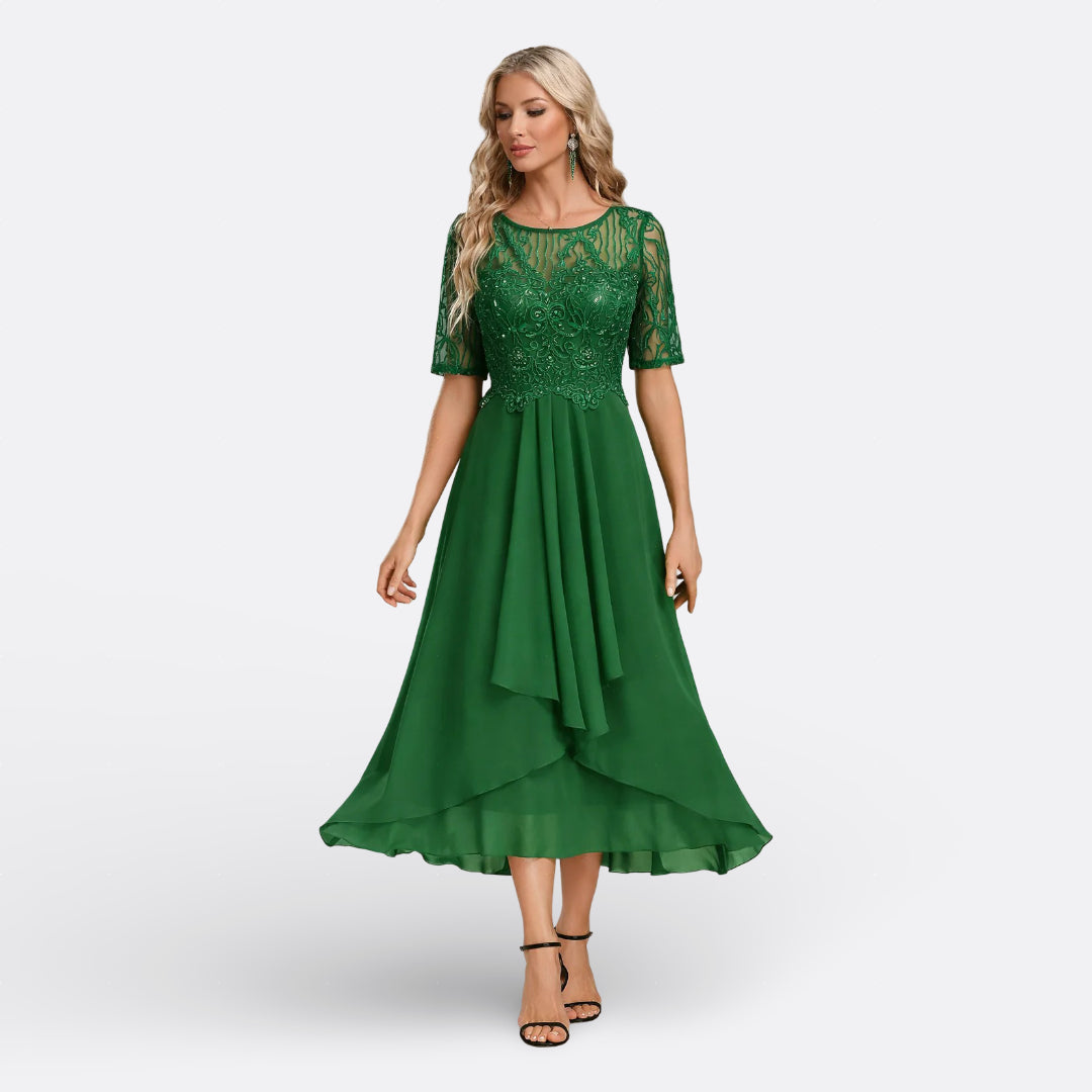 Mariana – Abito in Pizzo con Maniche Corte