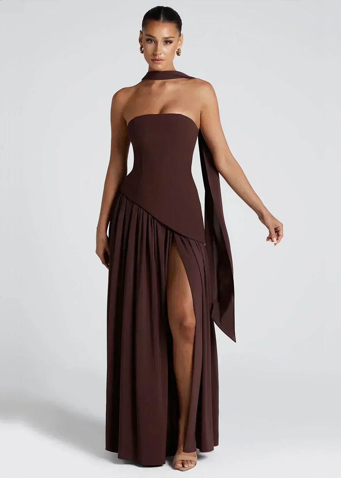 Elena – Abito Maxi con Spalle Scoperte, Spacco & Dettaglio Choker