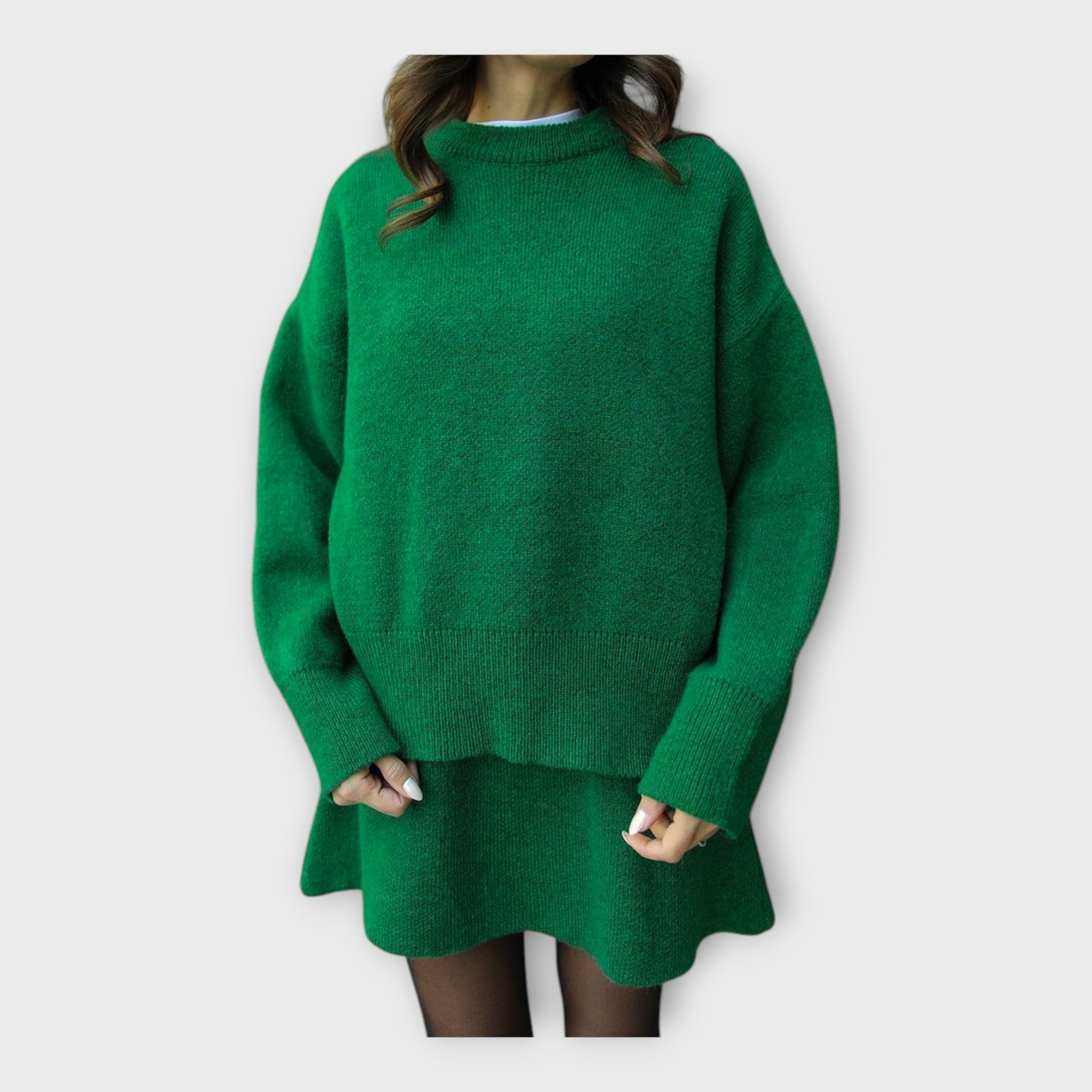 Set Maglia e Gonna con Linea Moderna