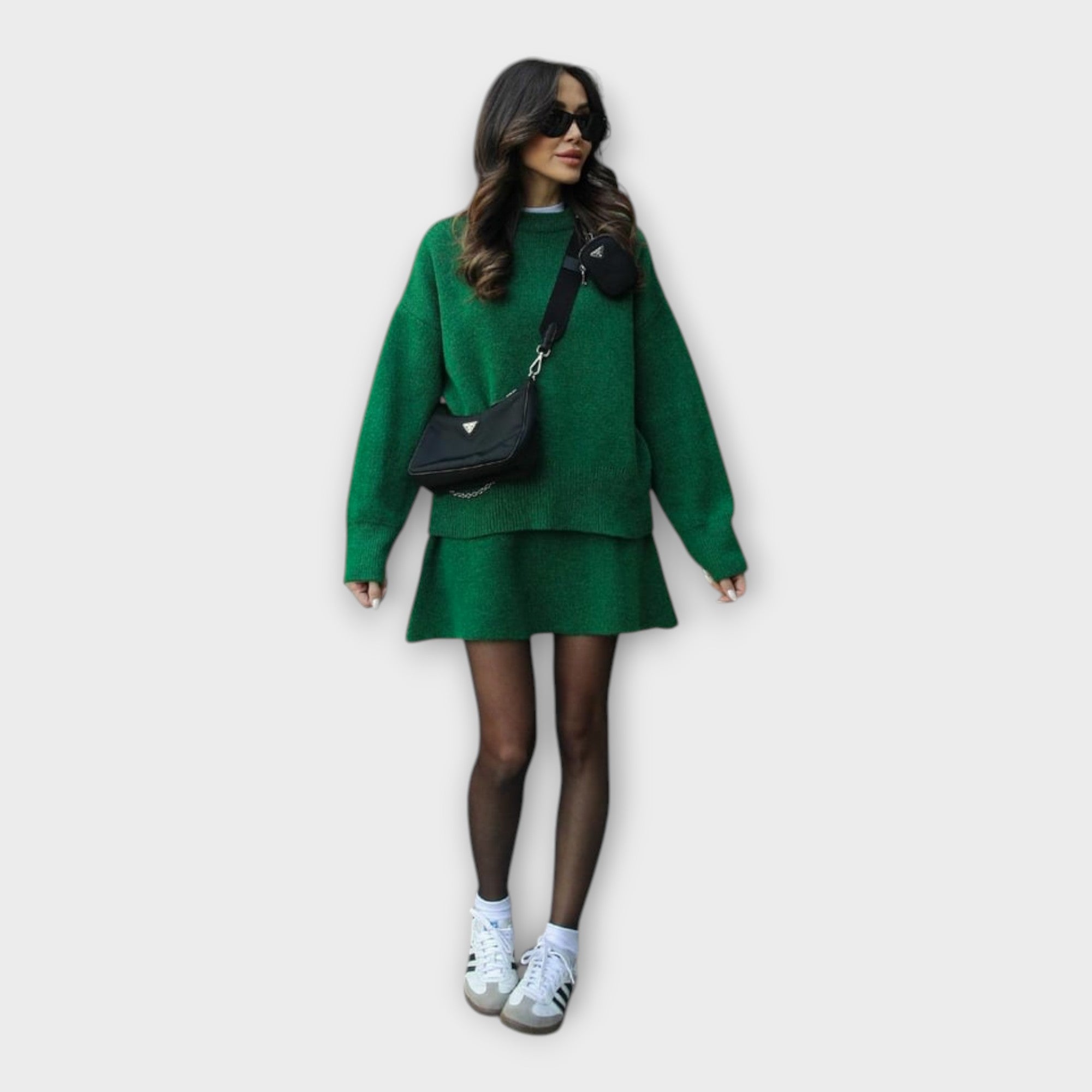 Set Maglia e Gonna con Linea Moderna