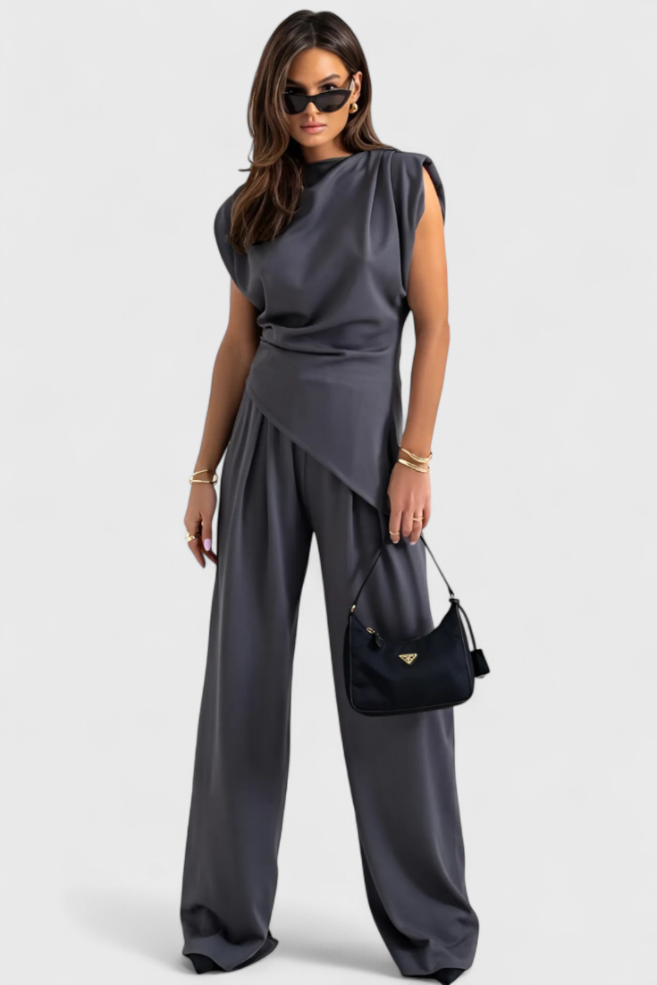 Sofia Set Asimmetrico con Spalle Drappeggiate