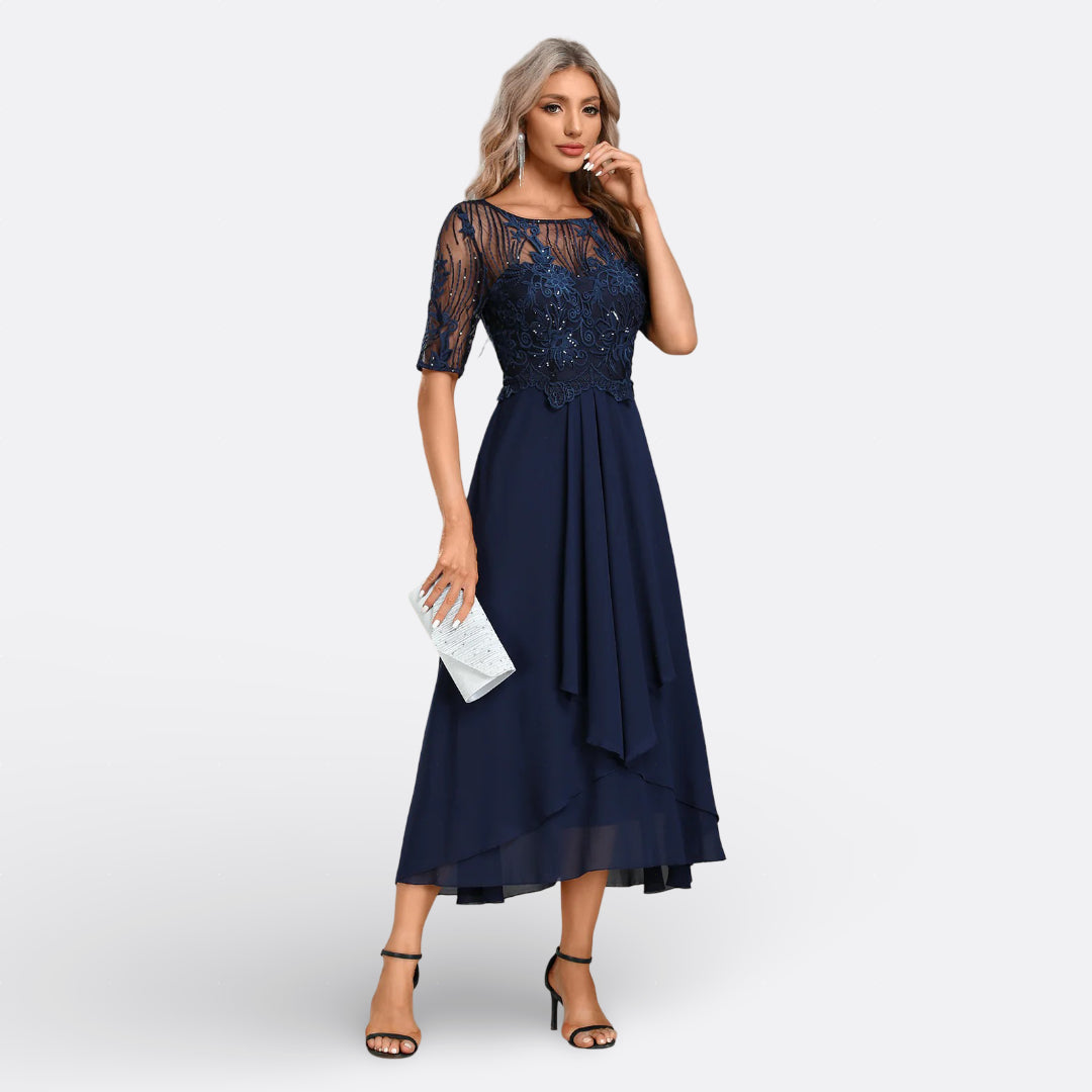Mariana – Abito in Pizzo con Maniche Corte