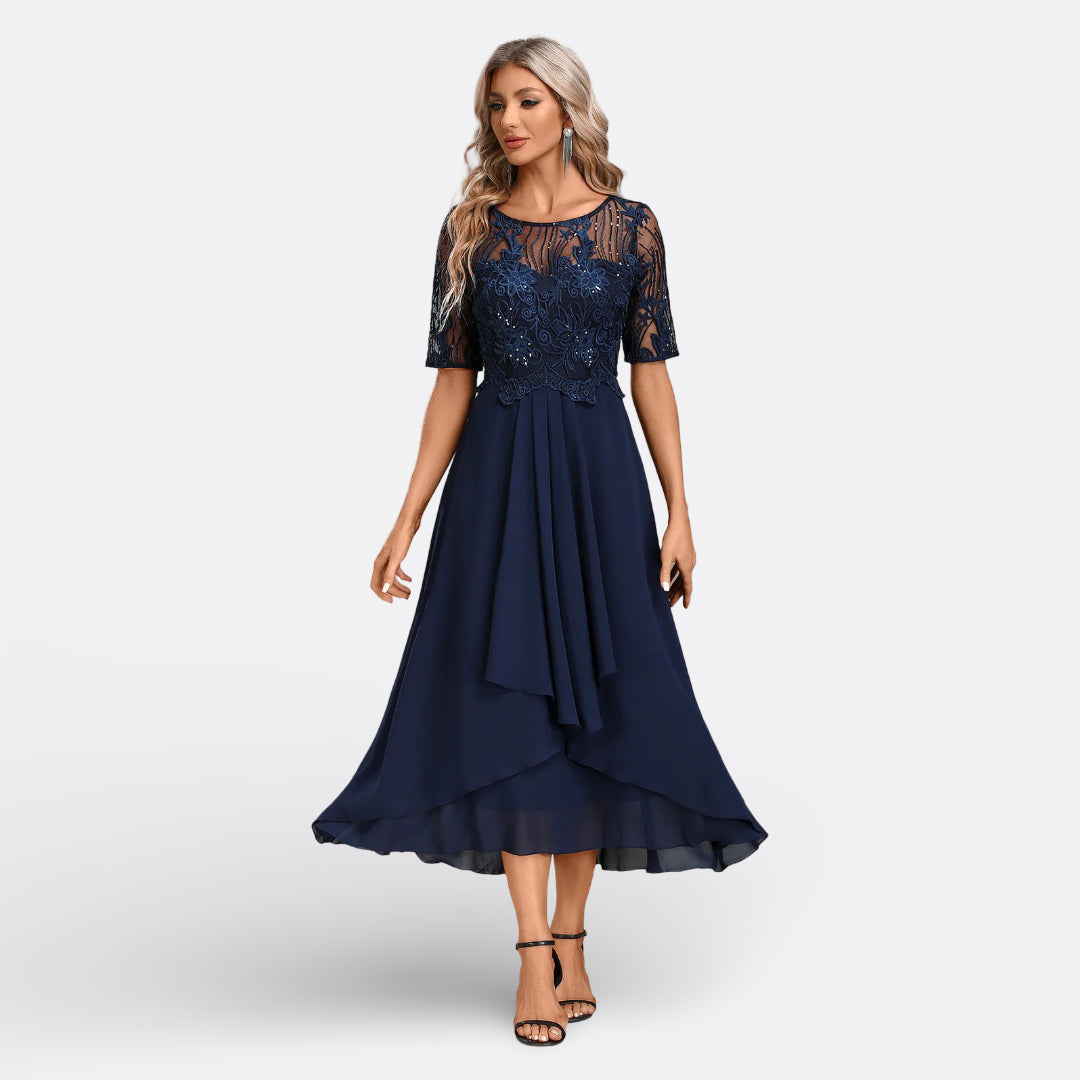 Mariana – Abito in Pizzo con Maniche Corte
