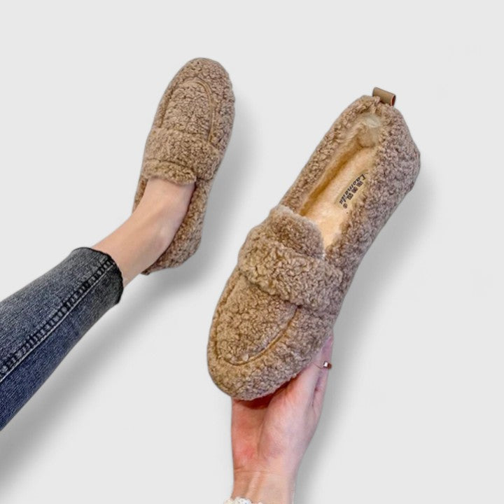 Scarpe slip-on calde con design elegante