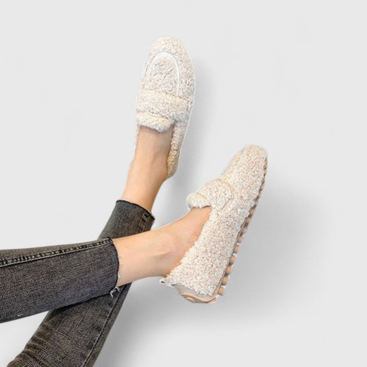 Scarpe slip-on calde con design elegante