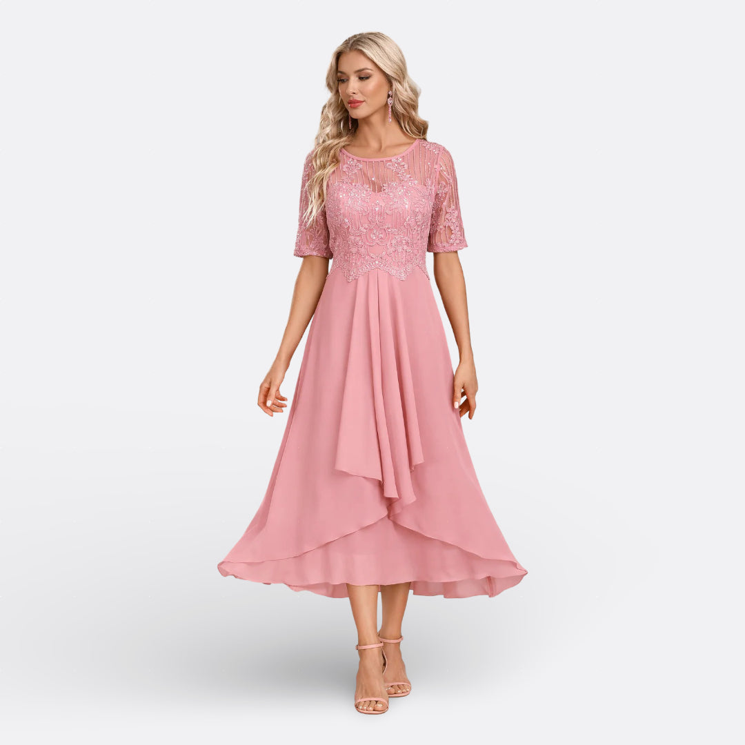 Mariana – Abito in Pizzo con Maniche Corte