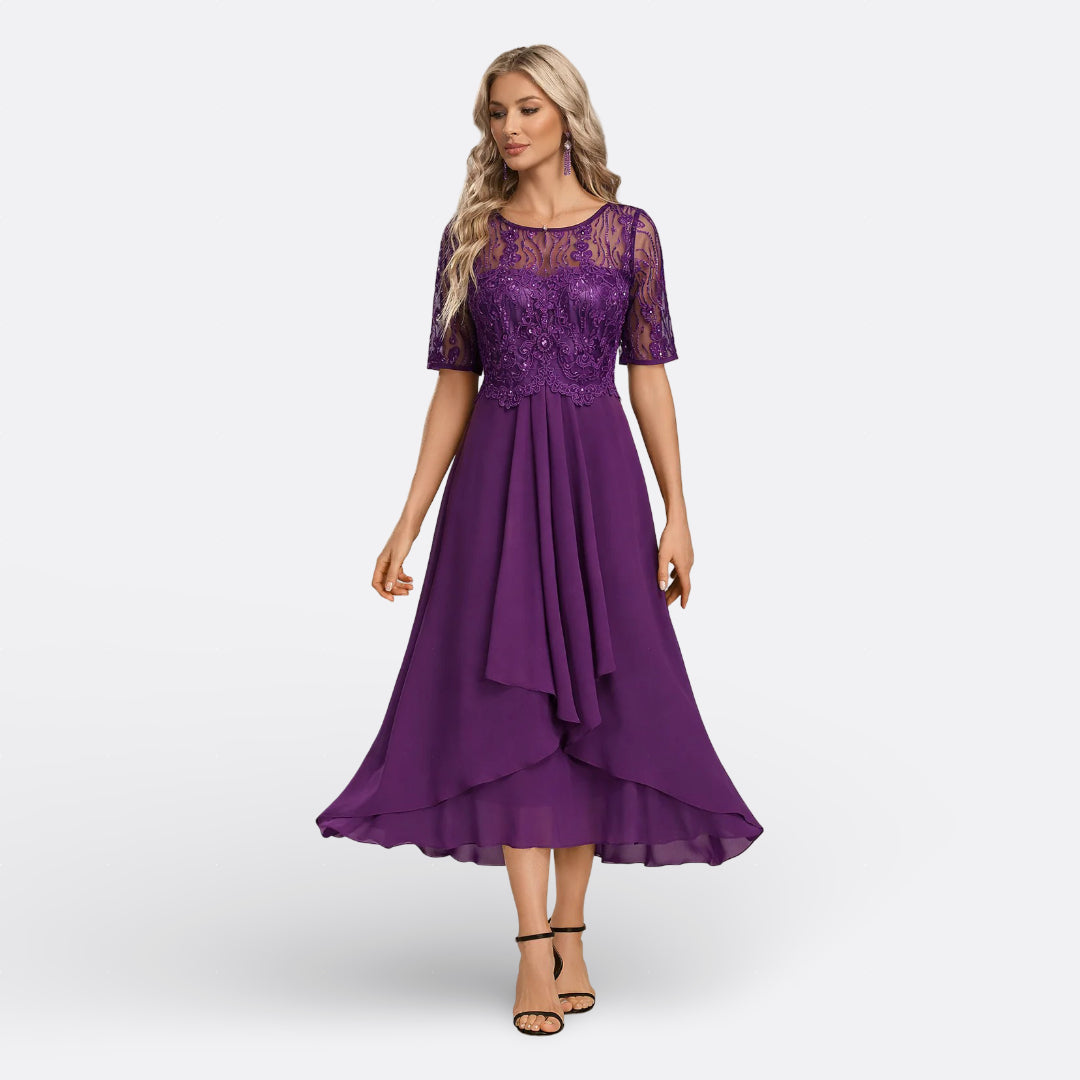 Mariana – Abito in Pizzo con Maniche Corte