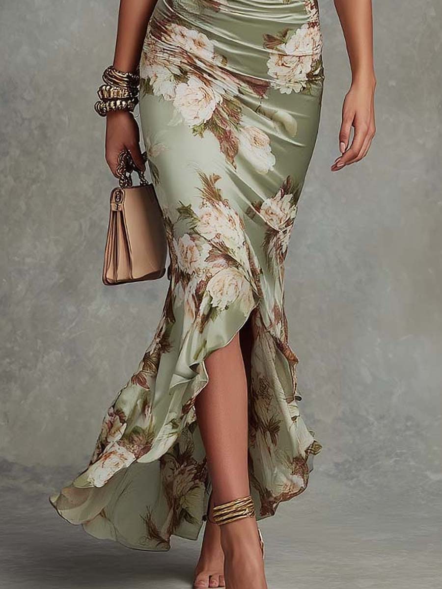 Ana - Abito lungo asimmetrico in satin verde con scollatura a V