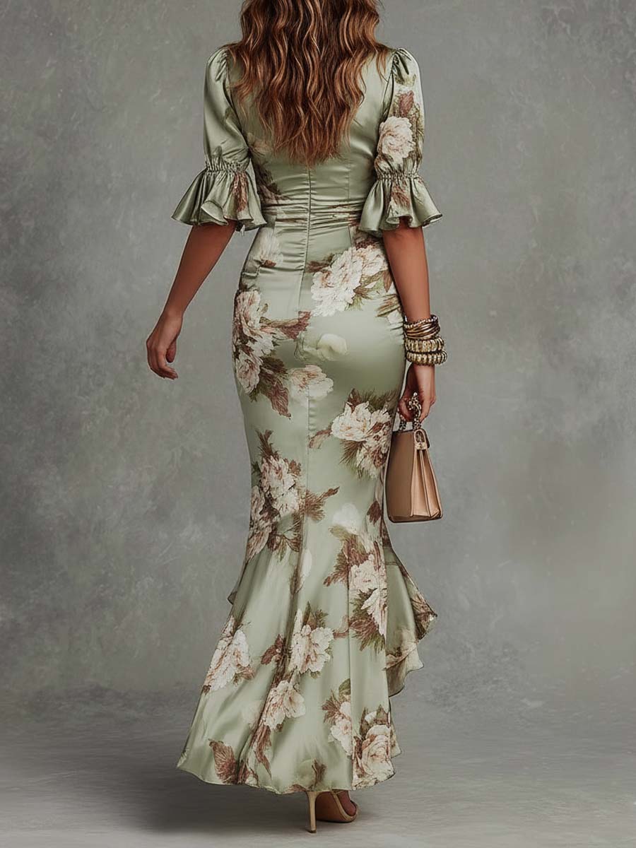 Ana - Abito lungo asimmetrico in satin verde con scollatura a V