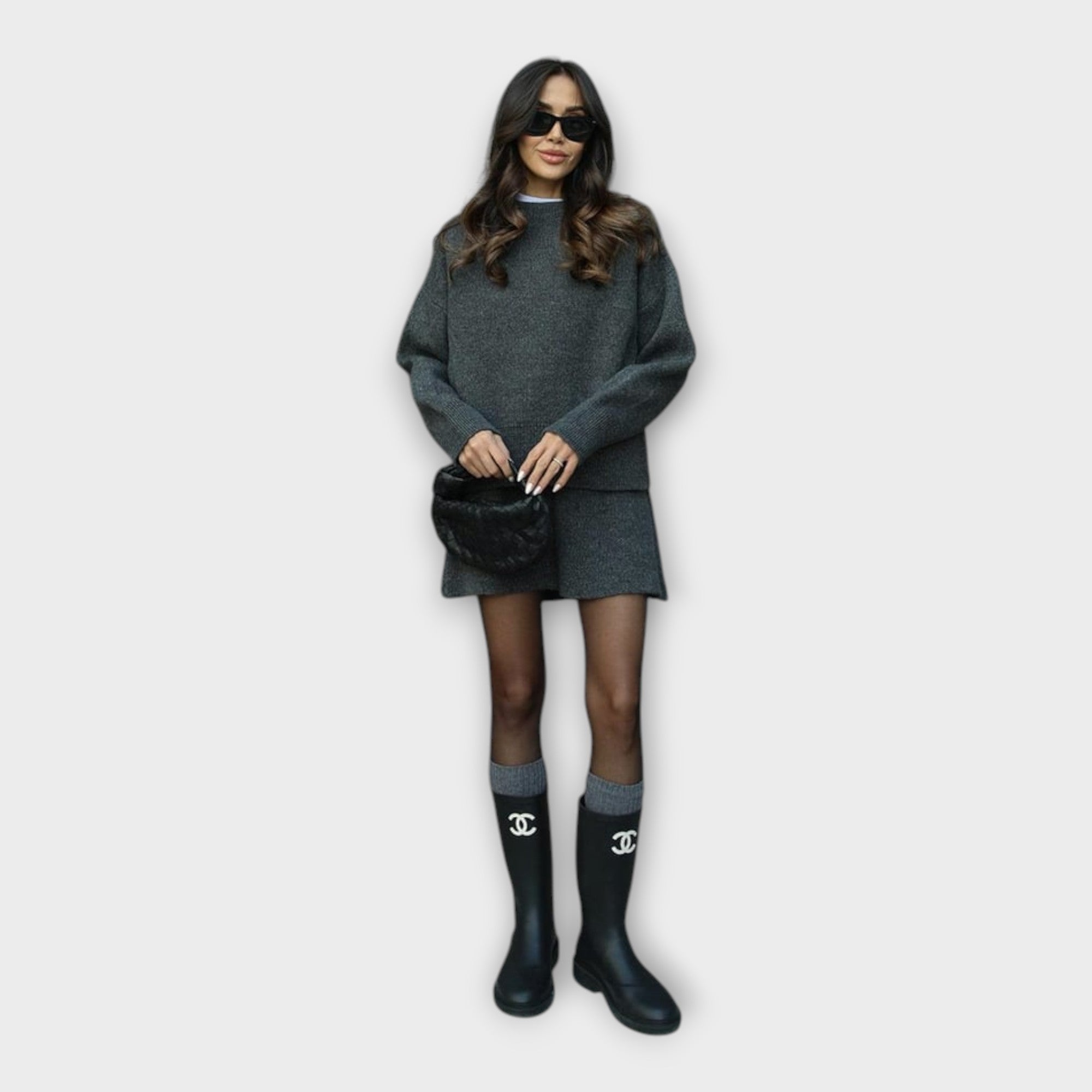 Set Maglia e Gonna con Linea Moderna