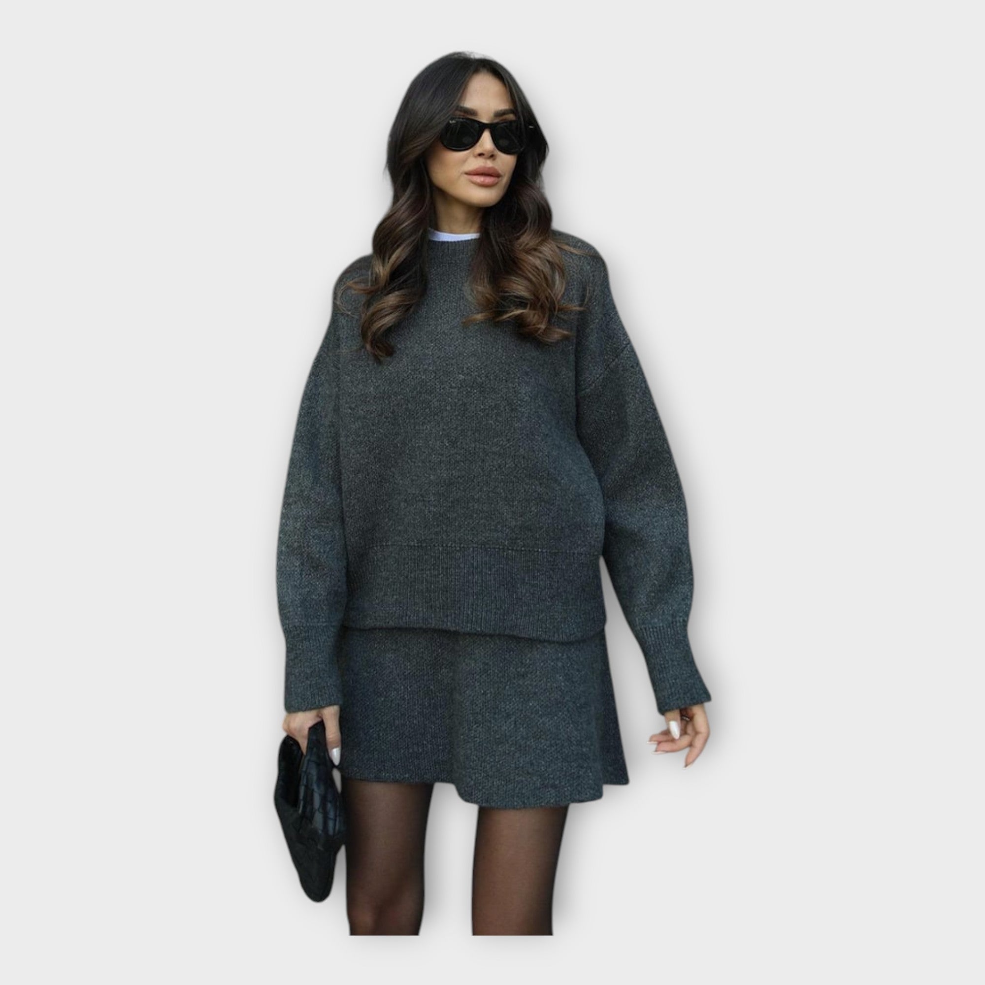 Set Maglia e Gonna con Linea Moderna