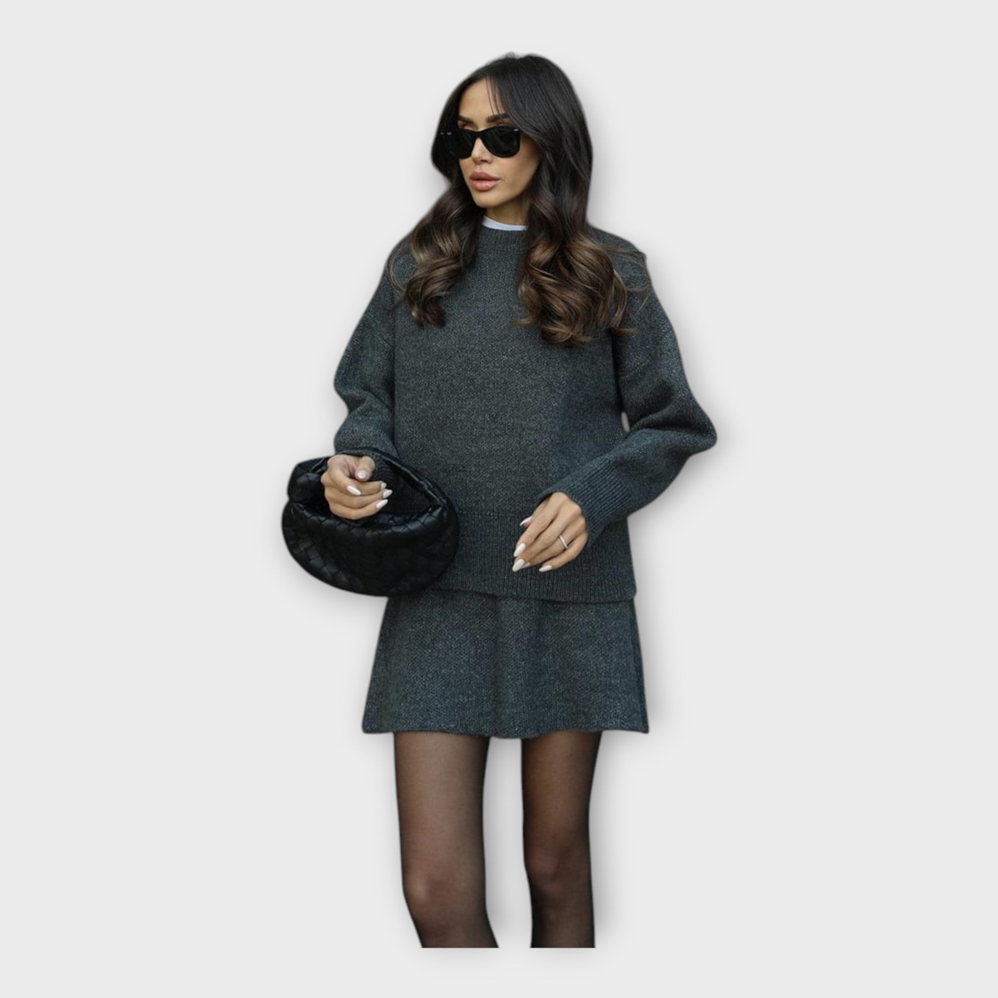 Set Maglia e Gonna con Linea Moderna