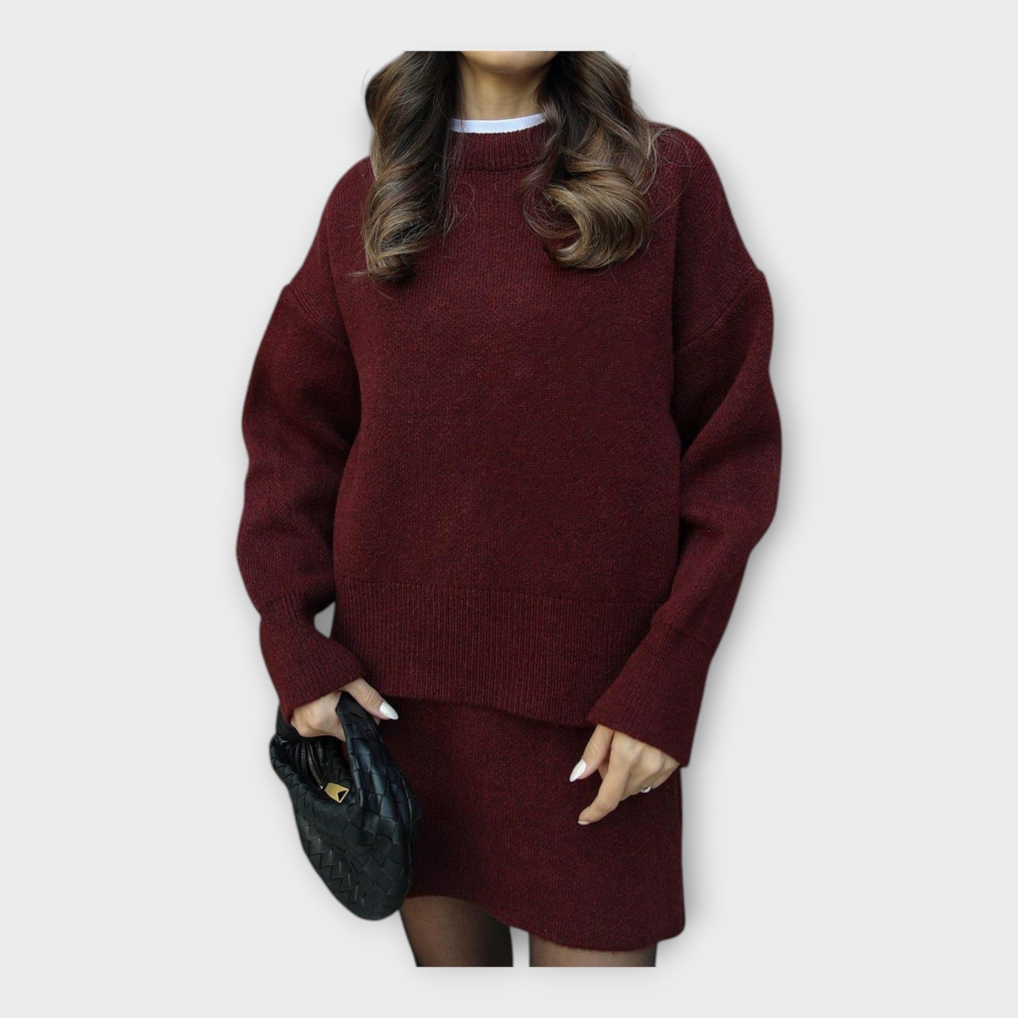 Set Maglia e Gonna con Linea Moderna