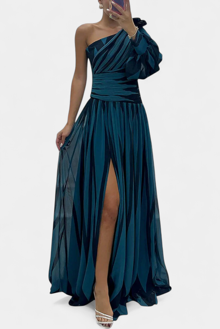 Bethania - Elegante Abito Lungo a Righe con Spalla Scoperta