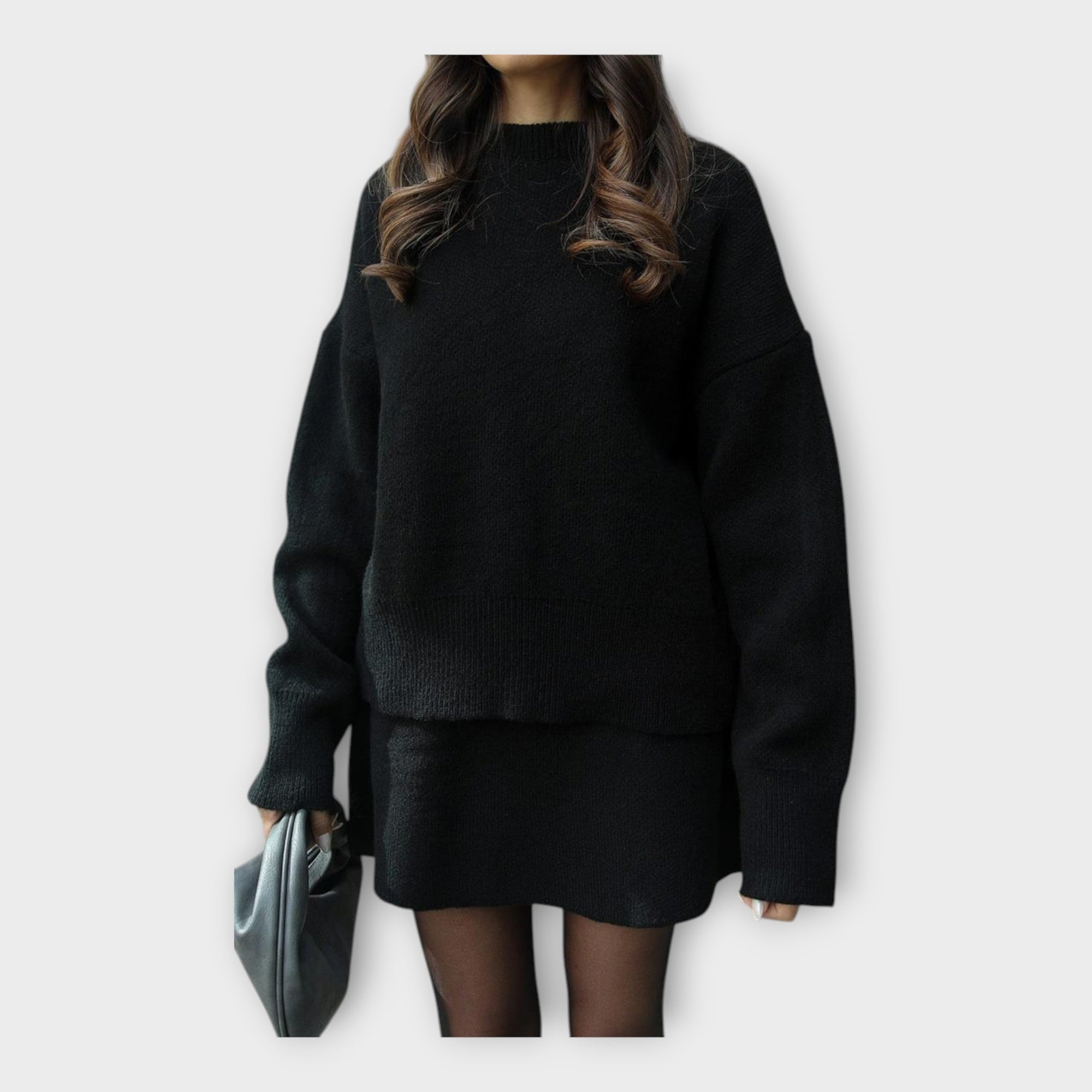 Set Maglia e Gonna con Linea Moderna